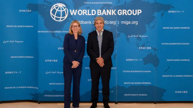 El BID y el Banco Mundial extienden la ayuda al Gobierno y aseguran nuevos créditos por casi u$s8.000 millones  De este modo, el Gobierno suma un nuevo respaldo internacional de relevancia. Los fondos serían destinados a potenciar la minería, el turismo, la energía y el entramado productivo pyme.