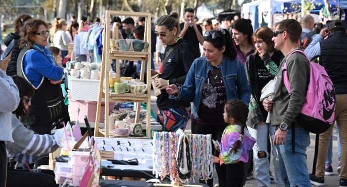 BAHIA BLANCA: Ferias para el finde que da inicio a la Primavera