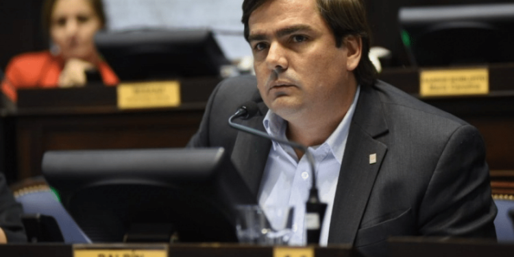 Balbín expresó su preocupación por la eliminación del régimen de Zona Fría  Lo hizo durante la última sesión de la Cámara de Diputados de la Provincia, a raíz de la eliminación de la ampliación del régimen de "Zona Fría" para la tarifa de gas en el proyecto de Presupuesto presentado por el Gobierno Nacional para el 2026. En su intervención señaló que “esto provocará gran impacto para los bolsillos de la mayoría de los vecinos y vecinas de la Provincia".