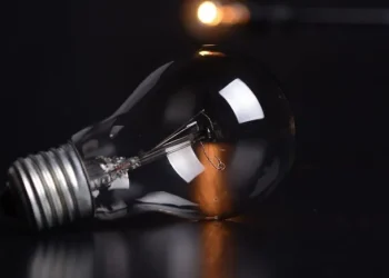 El Gobierno habilitó a comercios a «vender energía» para hacer frente a la alta demanda del verano