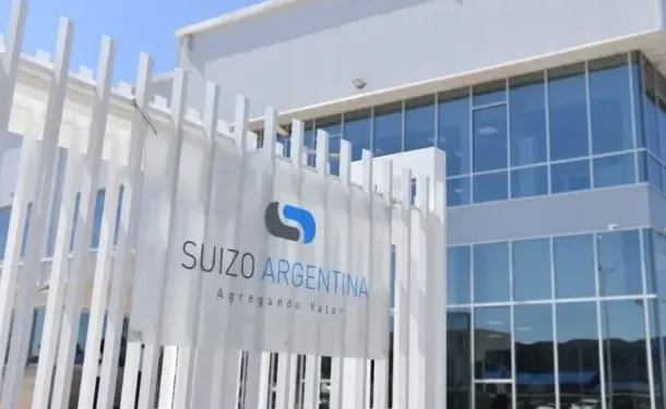 Una por una, las licitaciones ganadas por la Suizo Argentina en la era Milei: acumulan $30.000 millones  La droguería de la familia Kovalivker, sospechada de haber pagado coimas al núcleo más duro de la gestión libertaria, fue de las empresas más beneficiadas por el Estado.
