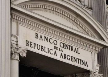 Comunicación del Banco Central: impone cepo para dólares financieros