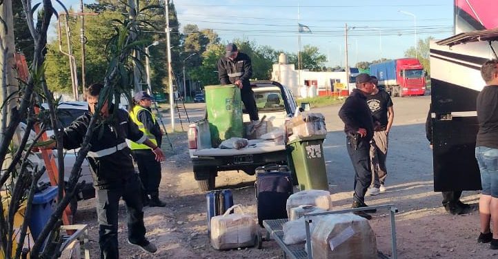 RIO COLORADO: Decomisan 350 kilos de pescado sin cadena de frío llevados en  transporte de pasajeros  En horas de la tarde de éste lunes, alrededor de las 18:00, personal del Cuerpo Seguridad Vial Río Colorado colaboró con agentes del Servicio Nacional de Sanidad y Calidad Agroalimentaria (SENASA), en el marco de un procedimiento de control sobre un transporte de pasajeros.
