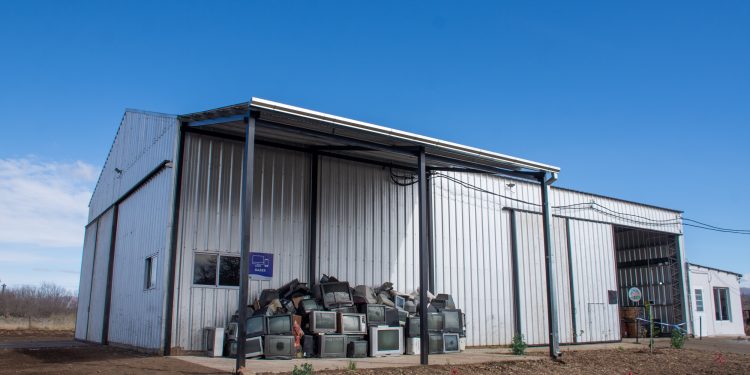 SIERRA DE LA VENTANA/SALDUNGARAY: Ambiente recuerda donde disponer los residuos ante el cierre del basural de Sierra y Saldungaray  Tras el cierre definitivo del basural a cielo abierto de Sierra de la Ventana y Saldungaray, la Subsecretaría de Ambiente y Desarrollo Sostenible recuerda a los habitantes de ambas localidades, donde deben disponer los residuos.