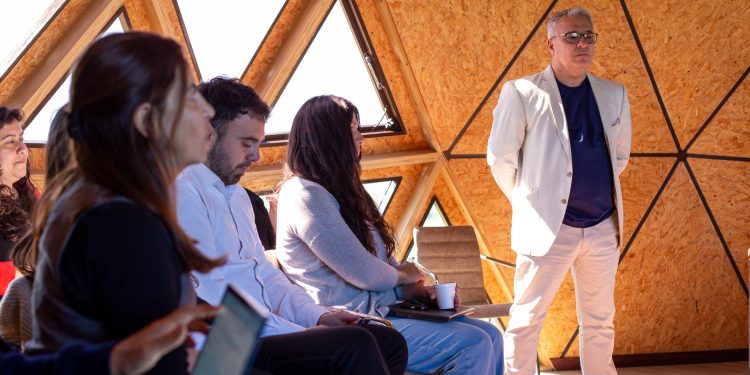 TORNQUIST: El Banco Mundial eligió a Tornquist como municipio modelo en salud digital Tornquist Municipio recibió hoy la visita de un equipo del Banco Mundial, en reconocimiento al distrito como municipio modelo en la implementación de la Historia de Salud Integrada (HSI)