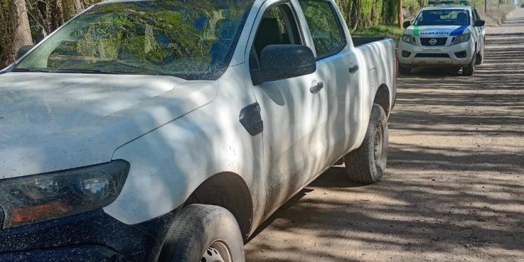 LUIS BELTRAN – POMONA: Recuperan camioneta robada y detienen a su conductor  a policía de Río Negro recuperó, en horas de la tarde de éste martes, una camioneta que tenía pedido de secuestro librado por la Comisaría 26 de Fernández Oro en el mes de agosto.