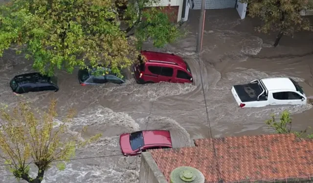 El Gobierno promulgó la ley que declara la emergencia en Bahía Blanca y otorga beneficios impositivos  El Gobierno bonaerense promulgó este jueves la Ley 15.542, que declara la emergencia social, económica, sanitaria, ambiental y urbana en el municipio de Bahía Blanca por un plazo de 180 días corridos, en el marco de los daños provocados por el fenómeno climatológico que afectó a la ciudad.