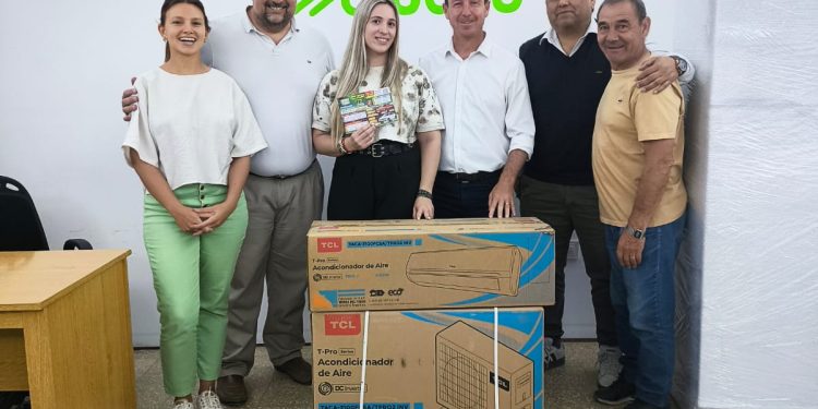 CHOELE CHOEL: El bingo se vende en todos lados y ya se viene el segundo sorteo anticipado.  La Municipalidad de Choele Choel informa que continúa a muy buen ritmo la venta de cartones del Gran Bingo del Festival Nacional del Folklore y la Familia, una propuesta popular que ya se vive con gran expectativa en toda la región.