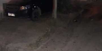 LUIS BELTRAN: Sufrió una descompensación y terminó con su auto subido a la vereda