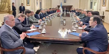 Sin Kicillof, Milei recibe a gobernadores para avanzar con reformas estructurales