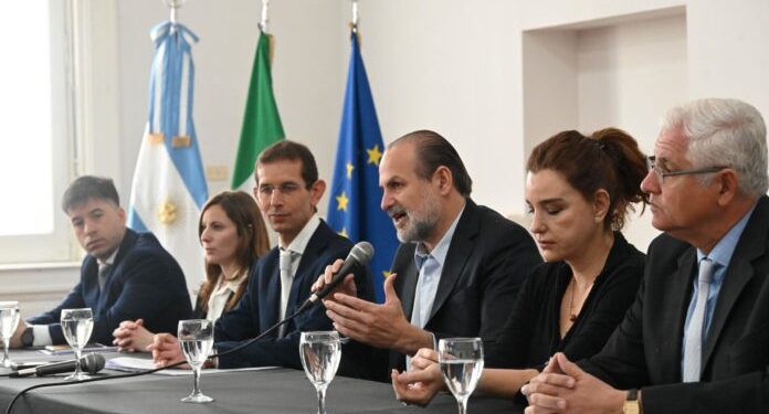BAHIA BLANCA: “Misión Tipicitá en Argentina 2025”- La ciudad será parte de la semana de la cocina italiana en el mundo”  El intendente Federico Susbielles encabezó esta mañana el acto de presentación de las actividades que se desarrollarán en Bahía Blanca con motivo de la visita de la “Misión Tipicitá en Argentina 2025”, que se dará en el marco de la celebración de la semana de la cocina italiana en el mundo.
