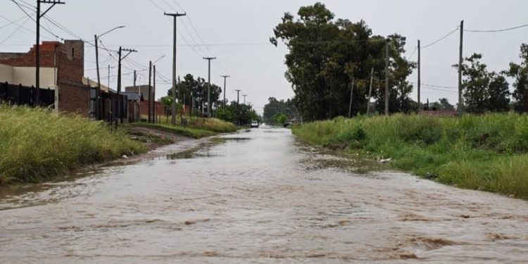 BAHIA BLANCA: Las lluvias generaron diversos inconvenientes en distintos sectores de la ciudad