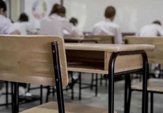 Presupuesto 2026: Javier Milei recorta la inversión en educación al nivel más bajo en 10 años  El proyecto de la "ley de leyes" para el año próximo consolida una década de retroceso en el financiamiento educativo. Desde 2015, el gasto nacional en esa área perdió más de la mitad de su peso en la economía.