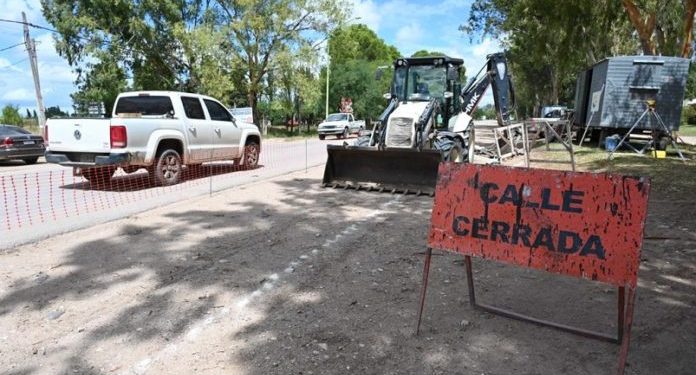 BAHIA BLANCA: Corte previsto de calzada para este lunes  Desde el próximo lunes y por el término de 4 días estará cortada la intersección de Salliqueló y Yapeyú (con interrupción al tránsito por las dos arterias) debido a la ejecución de una obra de infraestructura.