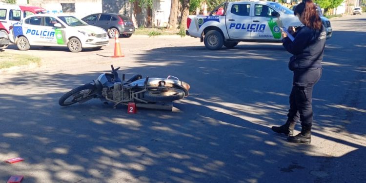 LUIS BELTRAN: Accidente de tránsito ocurrido en calle Guerrico, casi Sargento Cabral.  En horas de la mañana de éste jueves, alrededor de las 7:55, personal policial de la comisaría 19 de Luis Beltrán acudió a un llamado anónimo que alertaba sobre un accidente de tránsito ocurrido en calle Guerrico, casi Sargento Cabral.