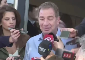 Votó Diego Santilli: «El objetivo es remontar la distancia»