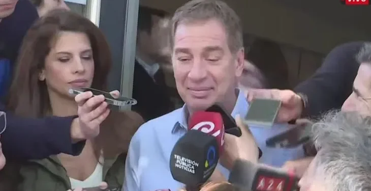 Votó Diego Santilli: «El objetivo es remontar la distancia»  El candidato a diputado por La Libertad Avanza, Diego Santilli, aseguró este sábado que su objetivo es “remontar la distancia” que hay con el peronismo en la Provincia de Buenos Aires y destacó la importancia de la participación.