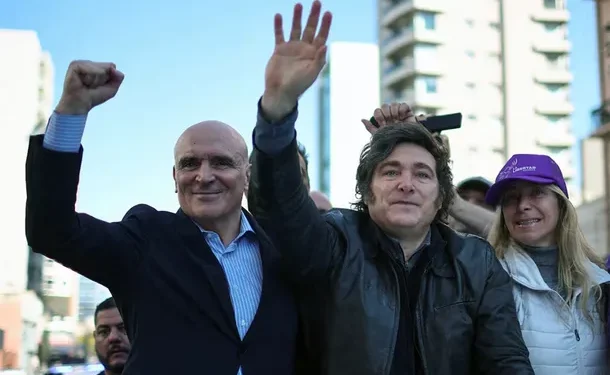 El escándalo Espert ya tiene rango global: el Financial Times habla de «tormenta política»  El prestigioso diario británico da cuenta del escándalo que sacude al "atribulado gobierno de Javier Milei" en el marco de la grave crisis financiera del país.