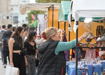 BAHIA BLANCA: Ocho ferias para descubrir este sábado