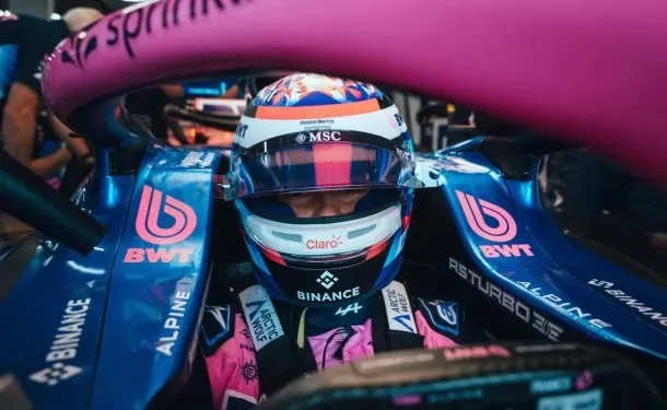 Colapinto sufrió con Alpine y cerró en los últimos puestos de la FP2 en Singapur  El piloto argentino no encontró respuestas en su monoplaza durante las prácticas iniciales y quedó relegado en el clasificador. El sábado buscará mejorar en la tercera tanda.