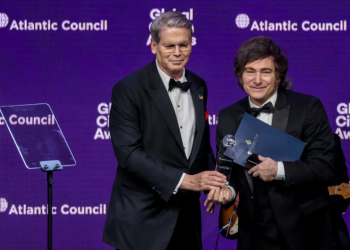 Bessent aclaró que EEUU no pone dinero en Argentina sino una “línea de swap”