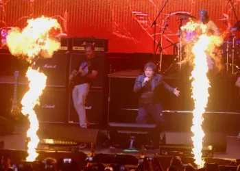 Javier Milei presentó su libro con un show musical