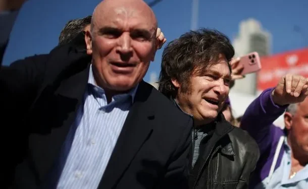 Javier Milei apoyó a José Luis Espert luego de que admitiera que recibió dinero de Fred Machado  El candidato a diputado por LLA reconoció que recibió 200 mil dólares del empresario detenido por presuntos vínculos con el narcotráfico.