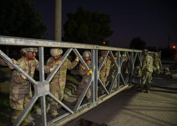 El Ministerio de Defensa aseguró que el alquiler de los puentes a Bahía Blanca es parte de un convenio legal