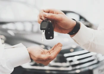 ADIOS A LOS REGISTROS: Ya se puede inscribir un auto 0 KM por Internet y con descuento del 20%