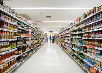 Reconocida cadena de supermercados cerró varias sucursales en el país y dejó a 100 empleados sin tareas