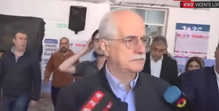 Votó Jorge Taiana: «Esperamos una buena participación, hay mucho optimismo»  El candidato a diputado de Fuerza Patria emitió su voto en medio de versiones de una reunión con la expresidenta Cristina Kirchner esta tarde.