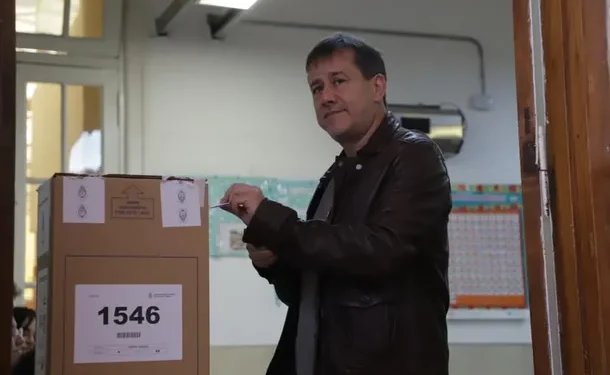 Votó Mariano Recalde: «Los invito a que vengan a votar  El principal candidato opositor en CABA pidió que la gente se exprese en las urnas.