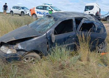 Una mujer de 43 años de edad, domiciliada en Bahía Blanca volcó en la ruta nacional 22 en cercanías de Río Colorado