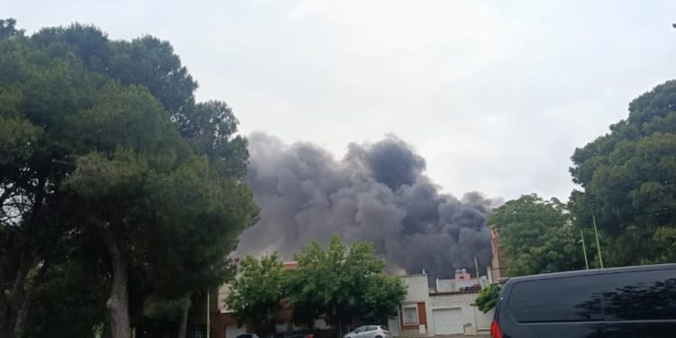 BAHIA BLANCA: Impactante incendio en el Hiper de la Cooperativa de Aguado recientemente inaugurado