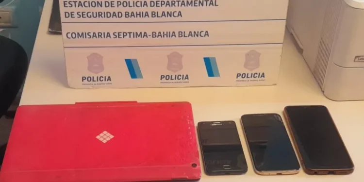 BAHIA BLANCA: Allanamiento por la presencia de vehículos realizando pruebas ilegales de velocidad en las calles  En el marco de una investigación realizada por la UFIJ N.º 7, a cargo de la fiscal Marina Lara, la Sala I de la Cámara de Apelación y Garantías en lo Penal ordenó que se realice un allanamiento en calle Fragata Sarmiento al 3400 de Bahía Blanca, para recolectar mayores elementos de prueba en torno a una causa por la realización de picadas en la vía pública.
