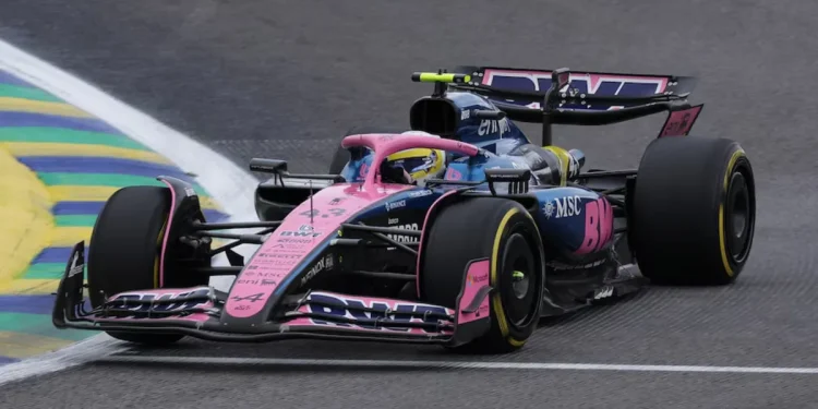 Colapinto finalizó 15° en el Gran Premio de Brasil El argentino de Alpine terminó 15° en el GP de Brasil tras una carrera con incidentes y doble parada en boxes. Norris ganó, seguido por Antonelli y Verstappen.