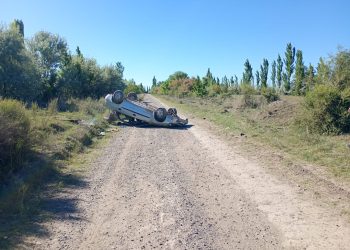 LIUIS BELTRAN: Este sábado personal de la Comisaría 19 de Luis Beltrán fue alertado sobre un accidente ocurrido en un camino rural, detrás del sector conocido como Horno de Pino