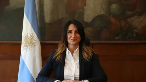 Renunció Cecilia Loccisano como viceministra de Salud  En medio del relanzamiento del Gabinete, la funcionaria anunció este lunes su renuncia en en el Ministerio de Salud que dirige Mario Lugones.