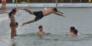 BAHIA BLANCA: Se buscan guardavidas para trabajar en las Colonias Municipales