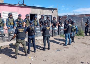 BAHIA BLANCA: Un hombre fue aprehendido por tener un arma y droga para la venta