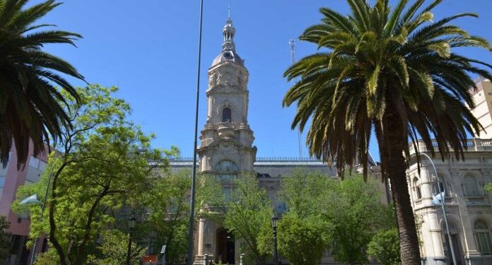 BAHIA BLANCA: El lunes 10 asueto administrativo establecido con motivo del Día del Empleado Municipal  El próximo lunes 10, las distintas dependencias comunales no ofrecerán atención al público debido al asueto administrativo establecido con motivo del Día del Empleado Municipal.