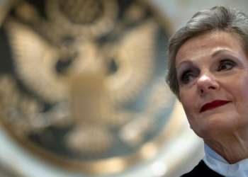 Juicio por YPF: la jueza Preska habilitó a los fondos buitres a pedir datos de funcionarios La jueza Loretta Preska rechazó el pedido argentino y permitió a Buford y Eton Park acceder a datos de funcionarios por la causa YPF.