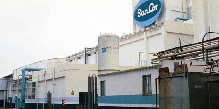 Quebró la láctea que fabricaba los postres SanCor y 200 familias bonaerenses quedaron en la calle La Justicia declaró la quiebra de ARSA, la empresa láctea que elaboraba yogures y postres SanCor, lo que afectó la situación de 180 trabajadores en Lincoln.