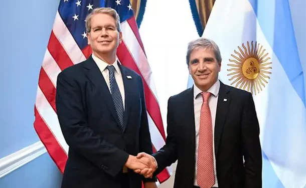 Finalmente, el Banco Central confirmó que activó el swap con Estados Unidos por u$s2.500 millones  El gobierno de Javier Milei endeudó a la Argentina por otros 2.510 millones de dólares con un objetivo meramente electoralista: mantener a raya la cotización del dólar.