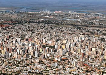 BAHIANBLANCA: El Municipio recomienda reducir la exposición al aire libre «El CTE determinó que la Calidad de Aire registró niveles elevados de material particulado»