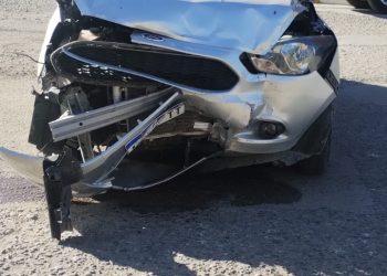 CHOELE CHOEL: Un Ford Ka y un Renault Fluence protagonizaron un siniestro vial en la esquina de 9 de Julio y Alsina