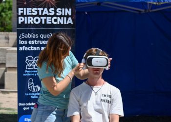 BAHIA BLANCA: Campaña “Fiestas sin pirotecnia”  El Municipio de Bahía Blanca impulsa nuevamente la campaña “Fiestas sin pirotecnia” con el claro objetivo que los festejos de fin de año no se conviertan en sufrimiento para personas neurodivergentes, bebés, adultos mayores y animales.