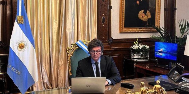 El Gobierno refuerza por DNU el Presupuesto 2025 en áreas claves El Gobierno amplió el Presupuesto 2025 por DNU y reforzó partidas en salud, seguridad, educación, jubilaciones y programas sociales.