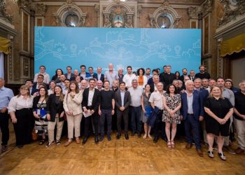 Kicillof se reunió con más de 80 empresarios pymes para presentar una contrarreforma laboral