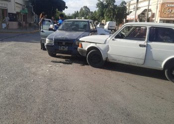 LUIS BELTRAN: En la tarde de éste sábado,minutos antes de las 7 de la tarde, ocurrió un siniestro vial en la intersección de avenida Avellaneda y calle 3 de Febrero